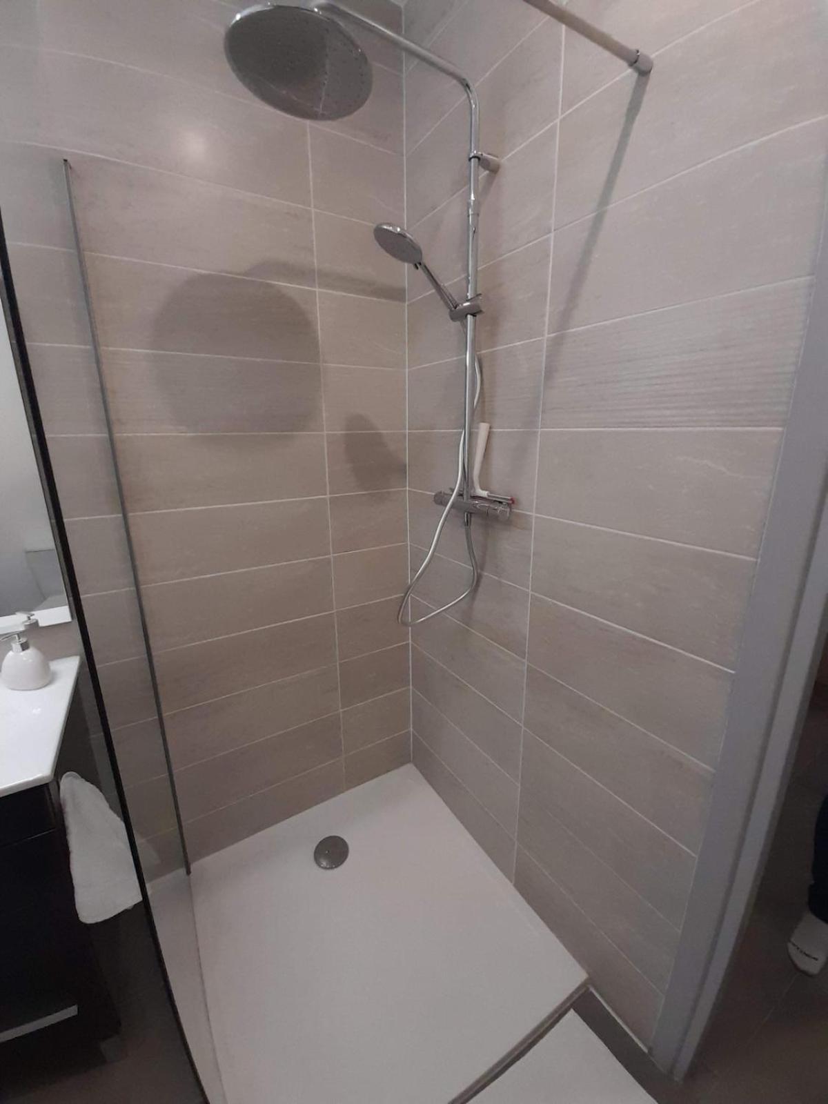 T2 Spacieux Et Confortable 牟罗兹 外观 照片